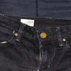 DARK GAP SKINNY JEANS. SZ 6